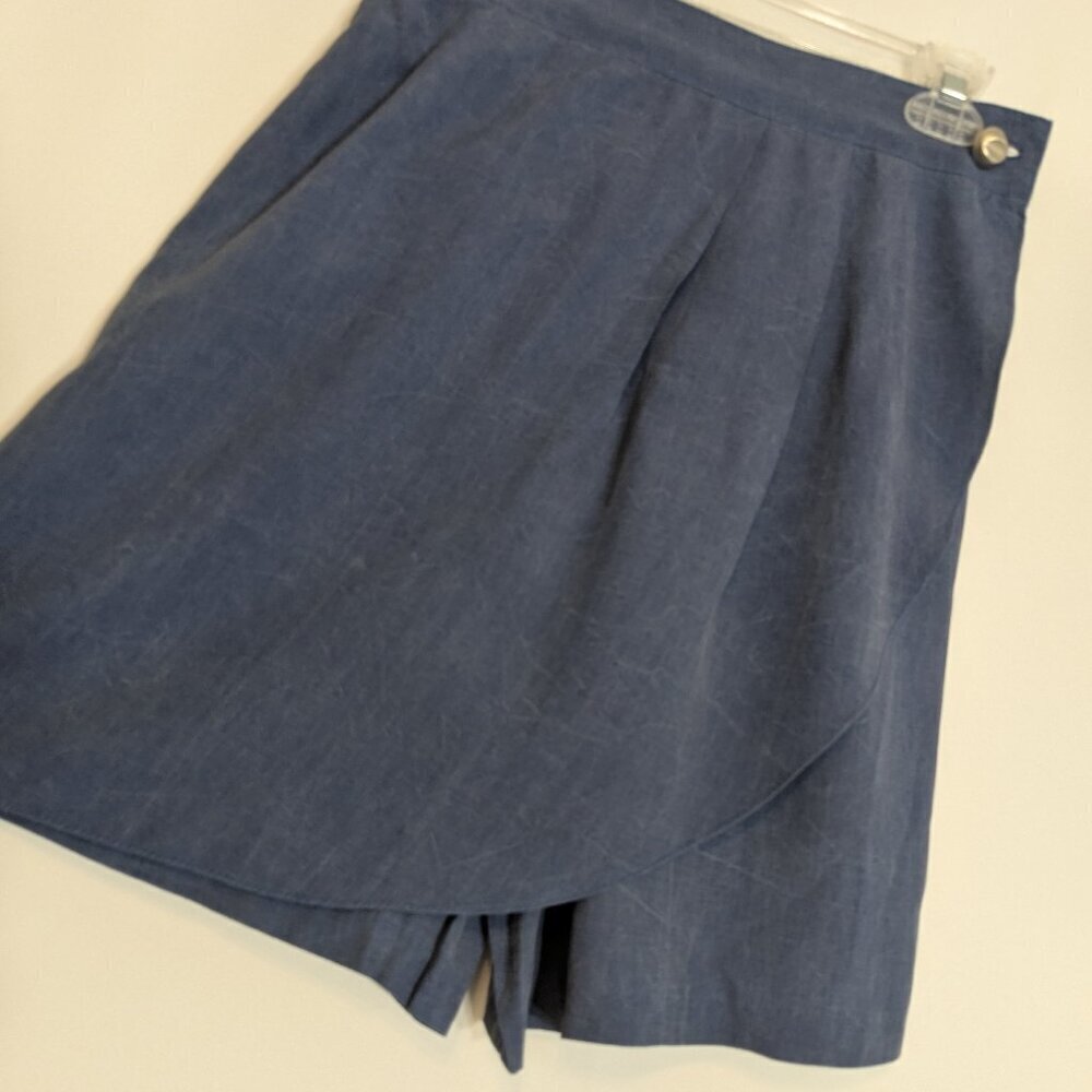 BYER CALIFORNIA Blue Pleated Short Wrap Skort; Size M